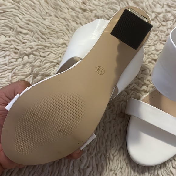 Faux Chain Block Heels - Picture 2 of 2